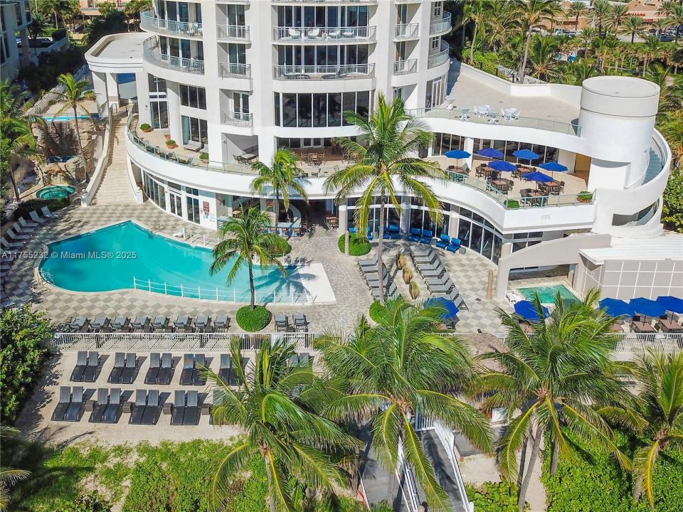 17375 Collins Ave 1106, Sunny Isles Beach, Florida 33160