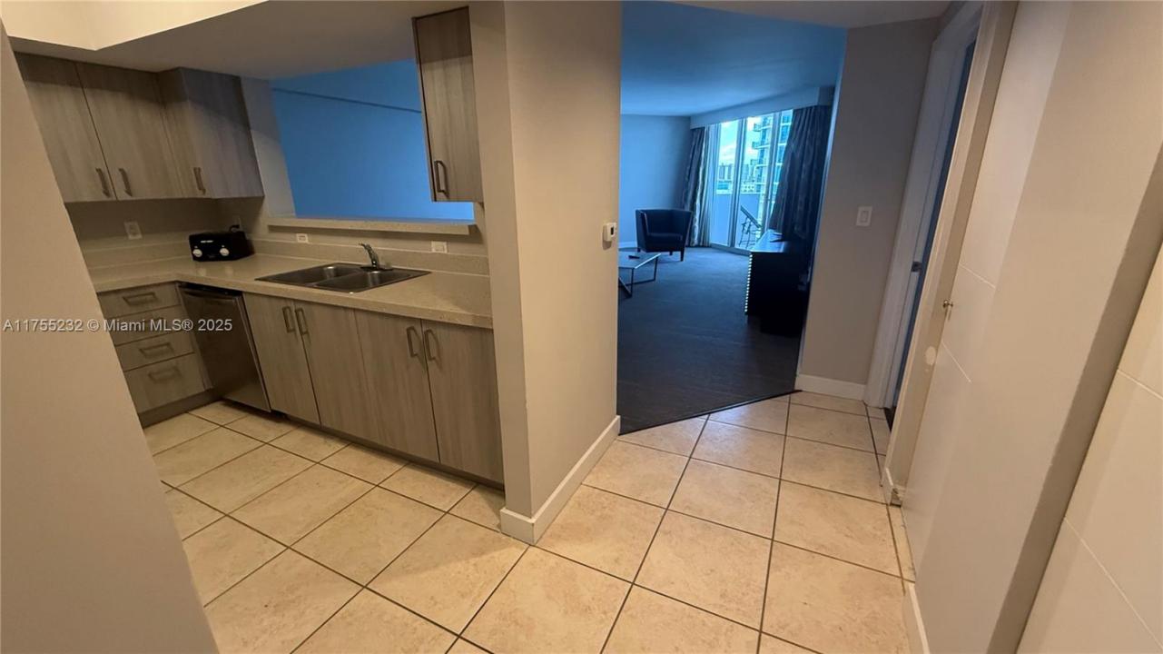 17375 Collins Ave 1106, Sunny Isles Beach, Florida 33160