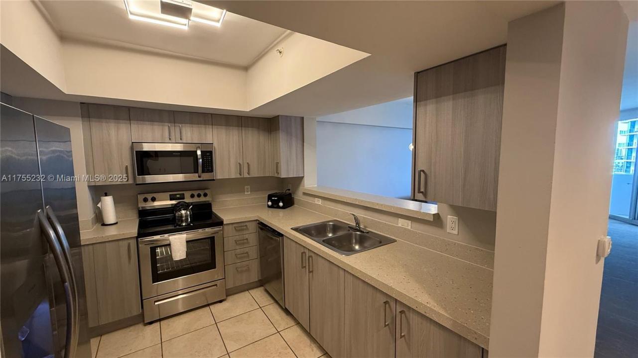 17375 Collins Ave 1106, Sunny Isles Beach, Florida 33160