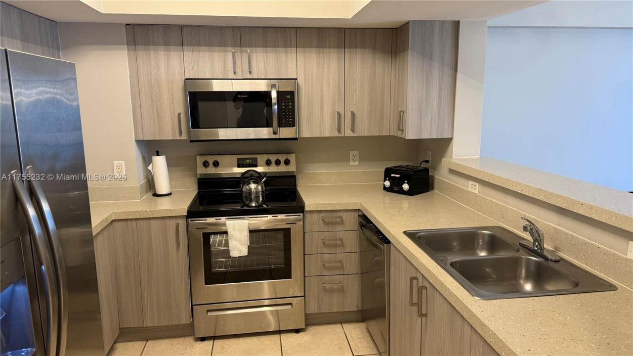17375 Collins Ave 1106, Sunny Isles Beach, Florida 33160