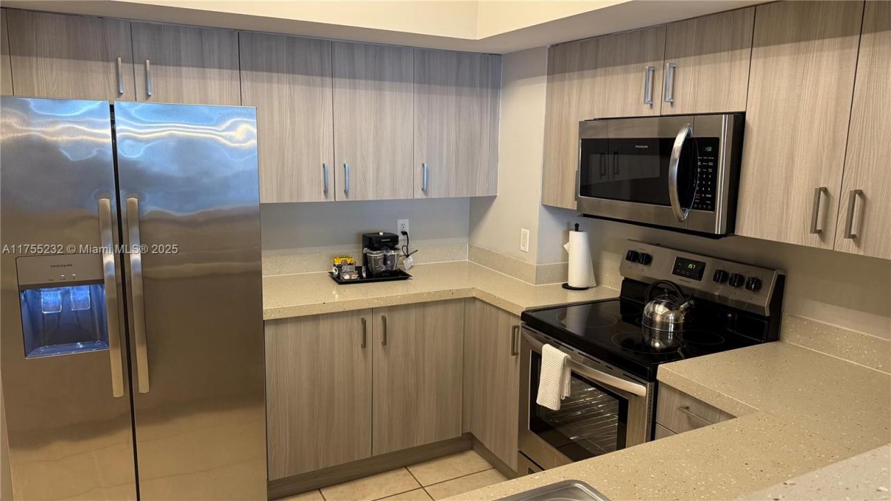 17375 Collins Ave 1106, Sunny Isles Beach, Florida 33160