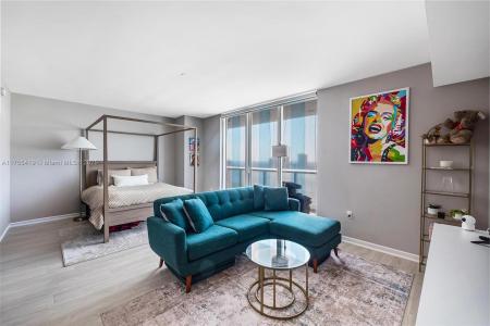 50 Biscayne Blvd 5209, Miami, Florida 33132, USA