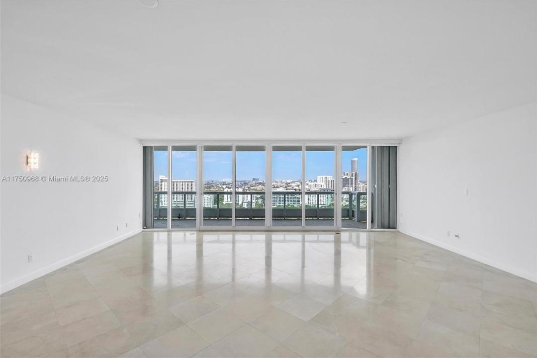 1643 Brickell Ave 2406, Miami, Floride 33129, États-Unis