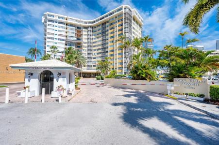 100 Golden Isles Dr 104, Hallandale Beach, Florida 33009, USA