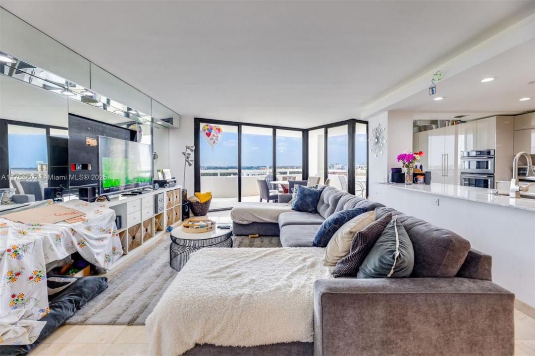 1000 Quayside Ter PH5, Miami, 佛罗里达州 33138, 美国