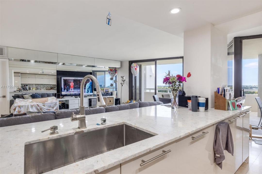 1000 Quayside Ter PH5, Miami, 佛罗里达州 33138, 美国