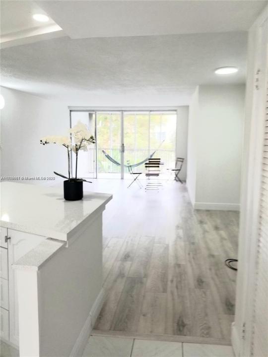 1670 NE 191st St 404-3, Miami, פלורידה 33179, ארצות הברית של אמריקה 