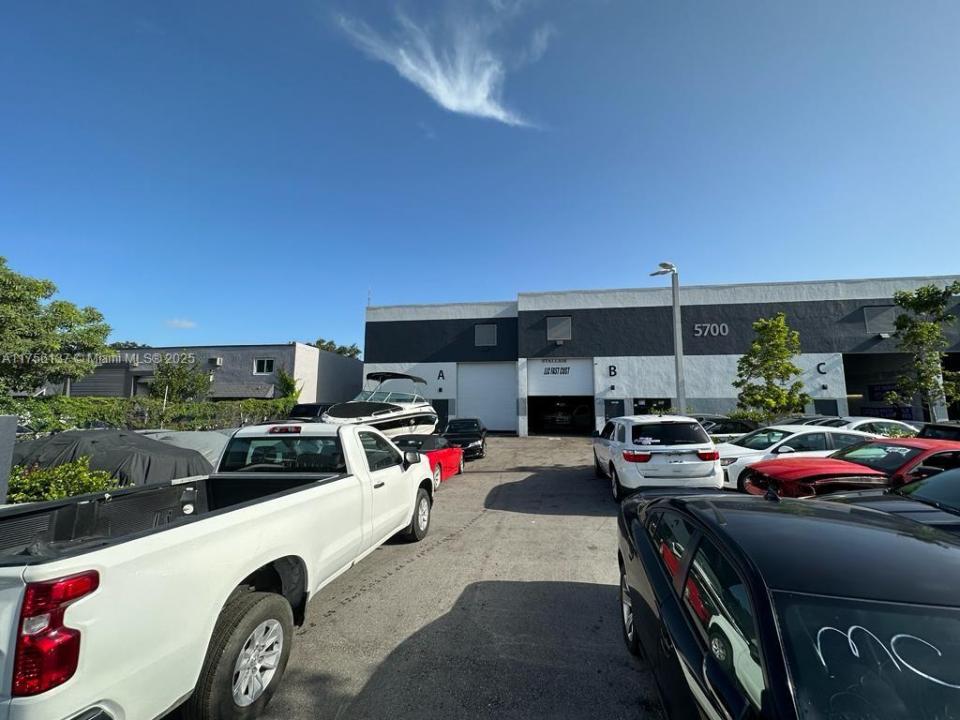 5700 SW 25th St, West Park, Florida 33023, Estados Unidos