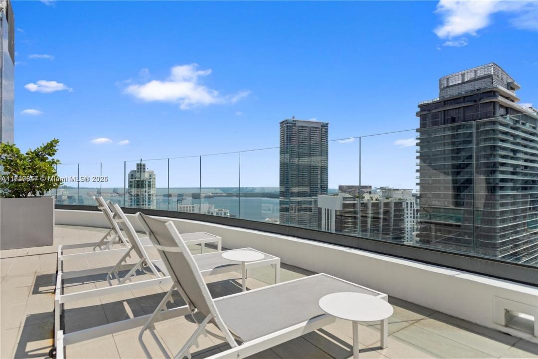 45 SW 9th St 4703, Miami, Florida 33130