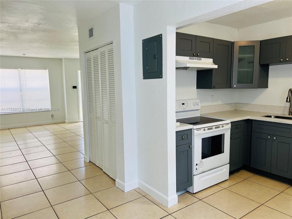 4705 NW 9th Dr 4705, Plantation, フロリダ 33317, アメリカ合衆国