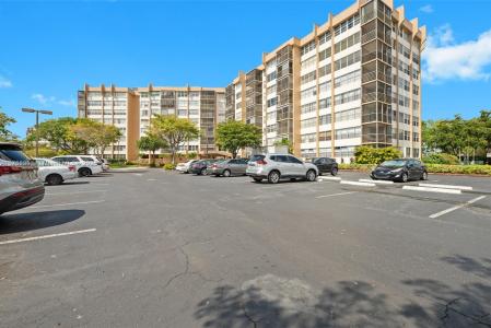 1000 Saint Charles Pl 603, Pembroke Pines, Florida 33026, USA