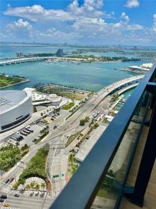 398 NE 5th St 4005, Miami, Florida 33132, USA