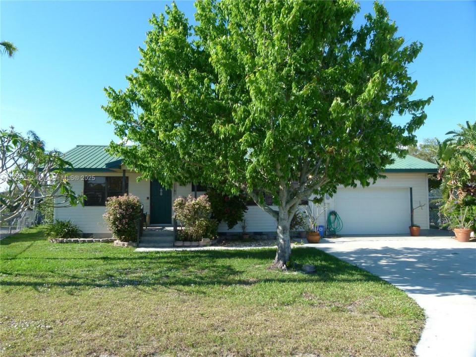 1160 20th Street, Bulkhead Ridge, Florida 34974, Estados Unidos