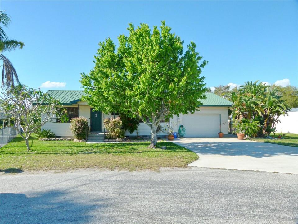 1160 20th Street, Bulkhead Ridge, Florida 34974, Estados Unidos