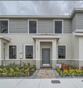 1221 NE 3rd Ave, Florida City, Florida 33034, USA
