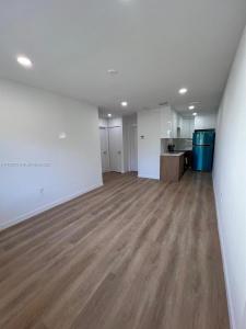 4227 NW 5th St 8, Miami, Florida 33126, USA