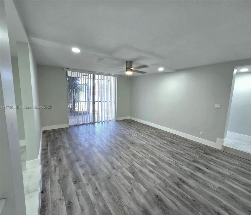 3710 N Inverrary Dr 1P, Lauderhill, פלורידה 33319, ארצות הברית של אמריקה