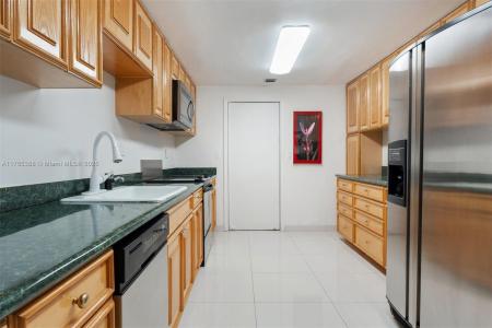 1522 NE Quayside Ter A5, Miami, Florida 33138, USA