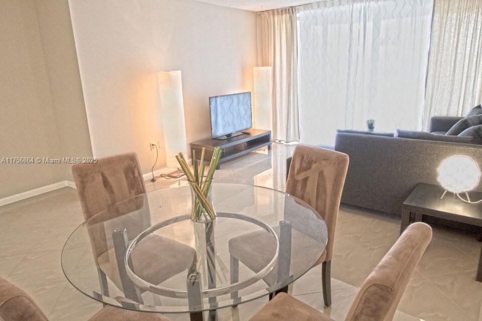 1780 NE 191st St 308-2, Miami, Florida 33179, Stati Uniti