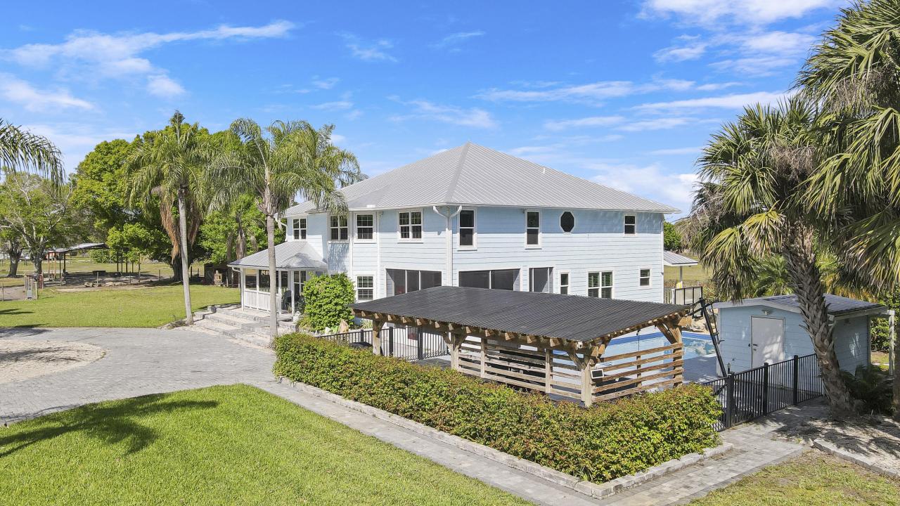 2083 NW 42nd Avenue, Okeechobee, Florida 34972, Estados Unidos