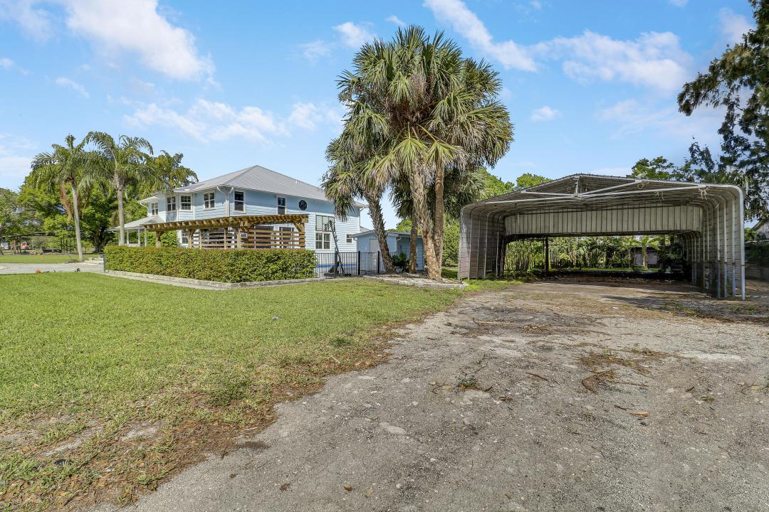 2083 NW 42nd Avenue, Okeechobee, Florida 34972, Estados Unidos