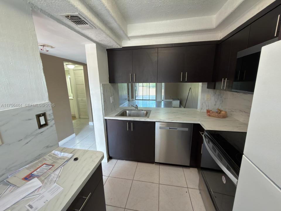 3400 Foxcroft Rd 212, Miramar, Florida 33025, USA