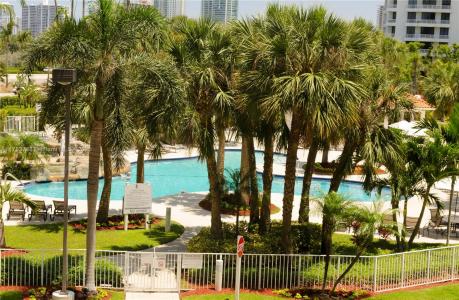 3300 NE 191st St 312, Aventura, Florida 33180, USA