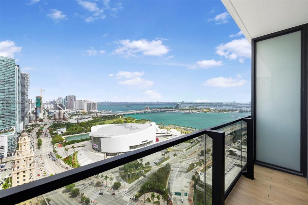 398 NE 5th St 2602, Miami, Florida 33132, USA
