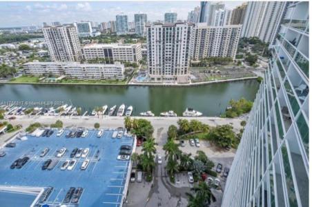100 Bayview Dr 1006, Sunny Isles Beach, Florida 33160, USA