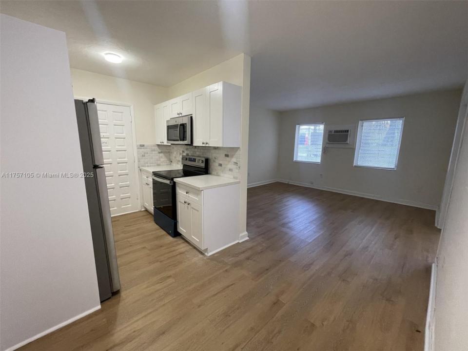 218 Santillane Ave 8, Coral Gables, Florida 33134, Estados Unidos