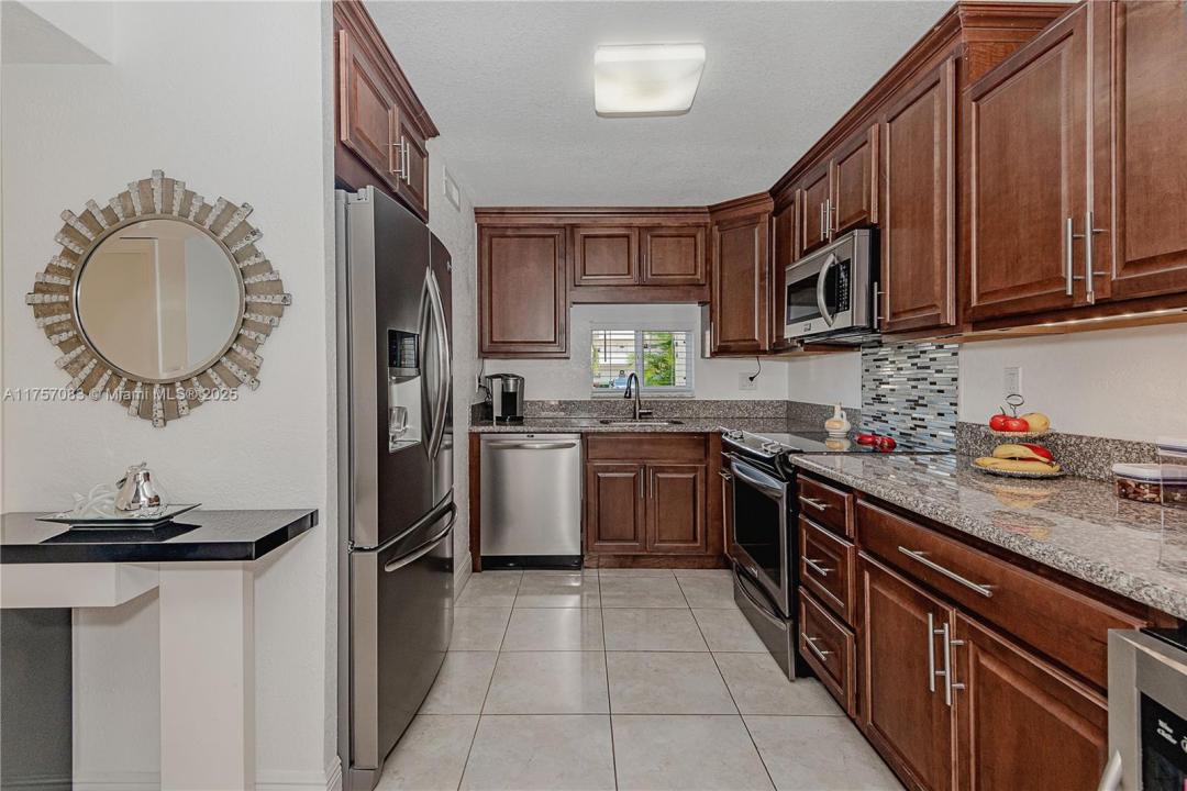 9410 N Hollybrook Lake Dr 109, Pembroke Pines, Florida 33025, Estados Unidos