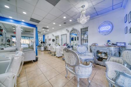 Beauty Salon For Sale 0n Sunset Blvd, South Miami, Flórida 33143, Estados Unidos