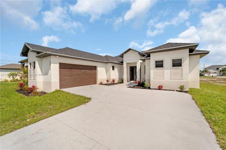 2833 NW 45th PL, Cape Coral, Florida 33993, USA