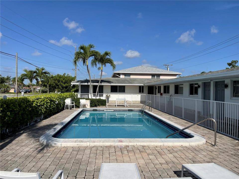 231 SW 15th St 1-8, Pompano Beach, Florida 33060