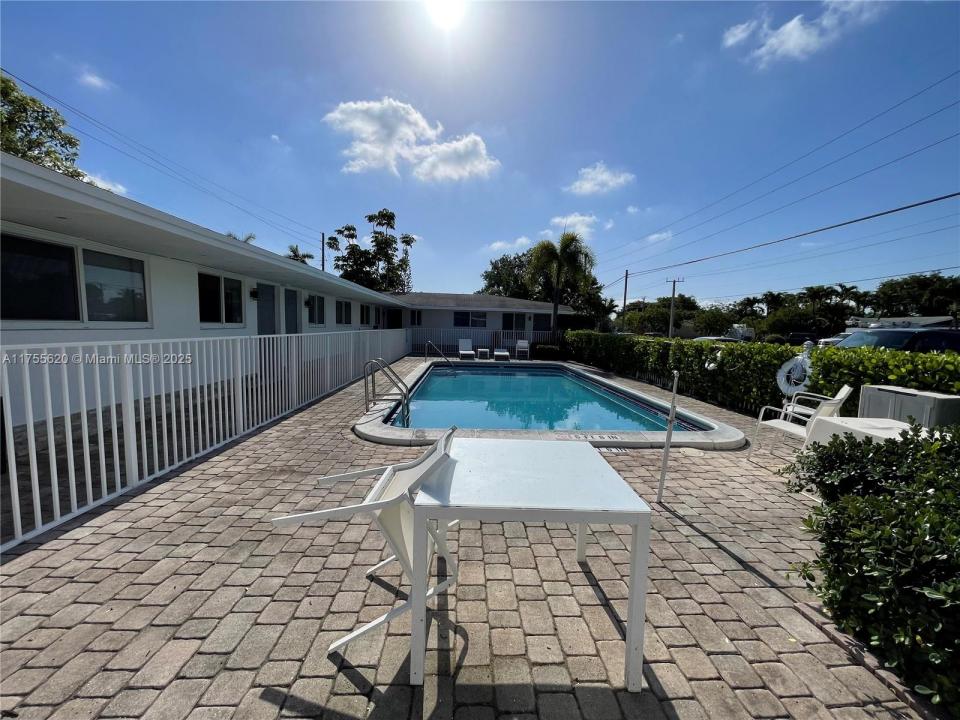 231 SW 15th St 1-8, Pompano Beach, Florida 33060