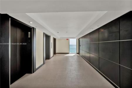 5701 Collins Ave 1215, Miami Beach, Florida 33140, USA