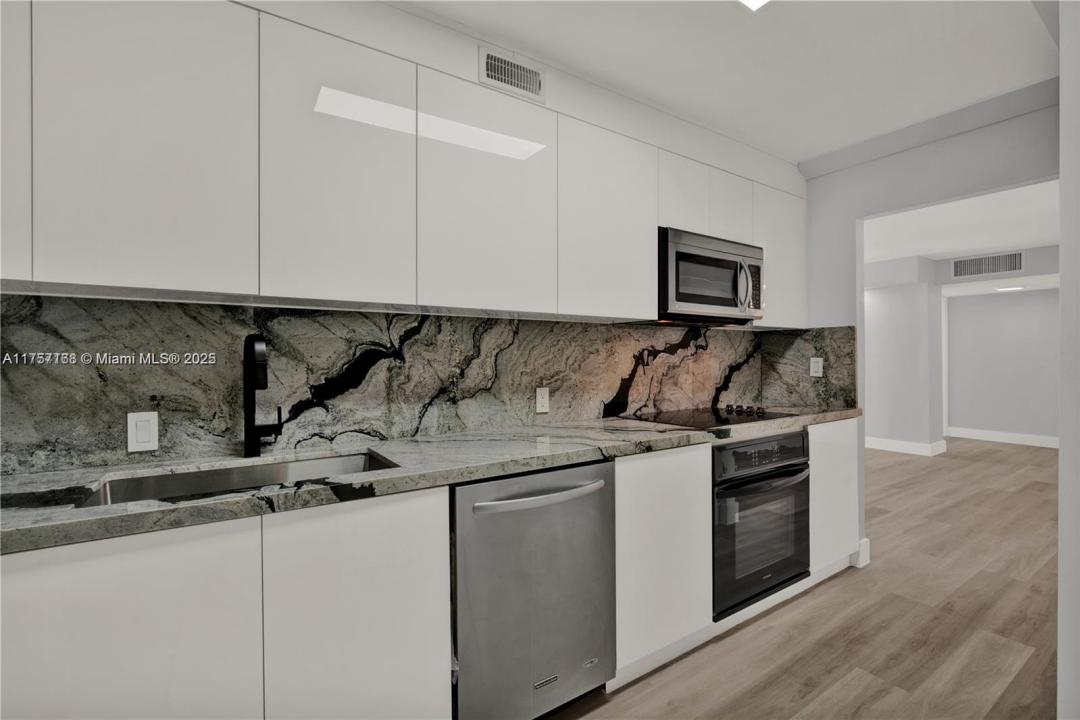 5701 Collins Ave 1215, Miami Beach, Florida 33140