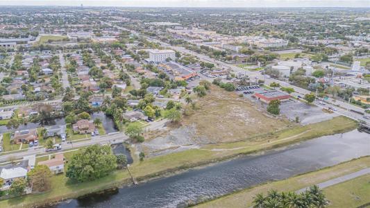 3900 NW 37th St, Lauderdale Lakes, Florida 33309, USA