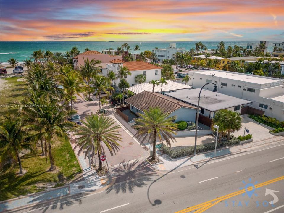 328 Missouri St ., Hollywood, Floride 33019, États-Unis