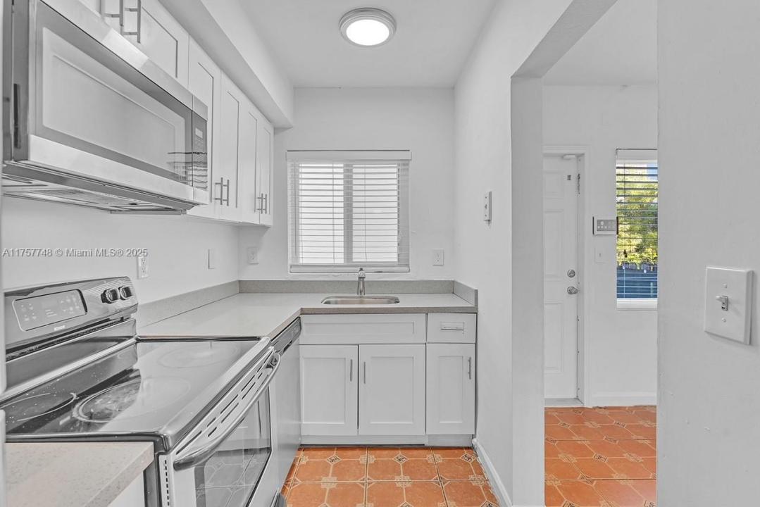 205 NW 84th St 205, Miami, Flórida 33150, Estados Unidos
