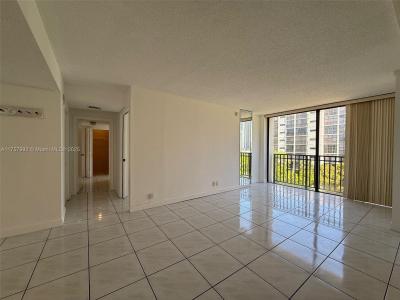 17011 N Bay Rd 607, Sunny Isles Beach, Florida 33160, USA