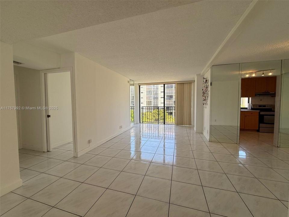 17011 N Bay Rd 607, Sunny Isles Beach, Florida 33160
