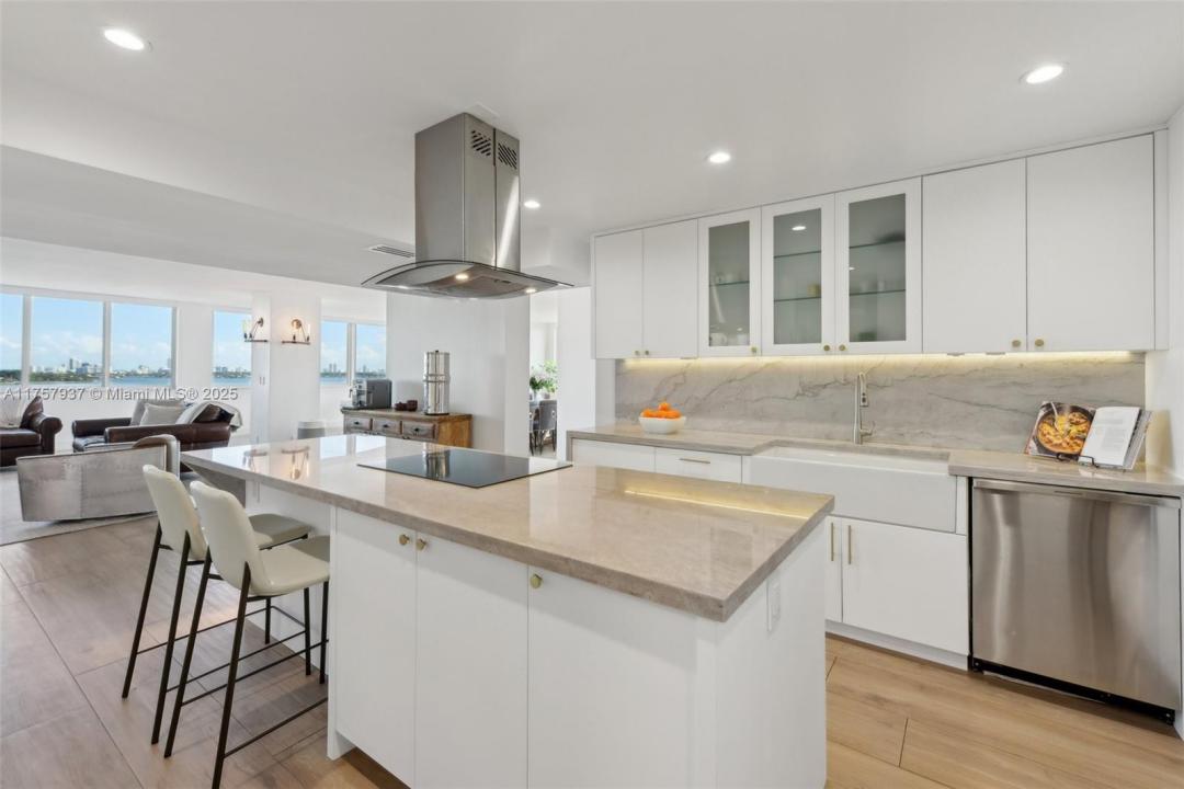2150 Sans Souci Blvd PH-D2, North Miami, Floride 33181, États-Unis
