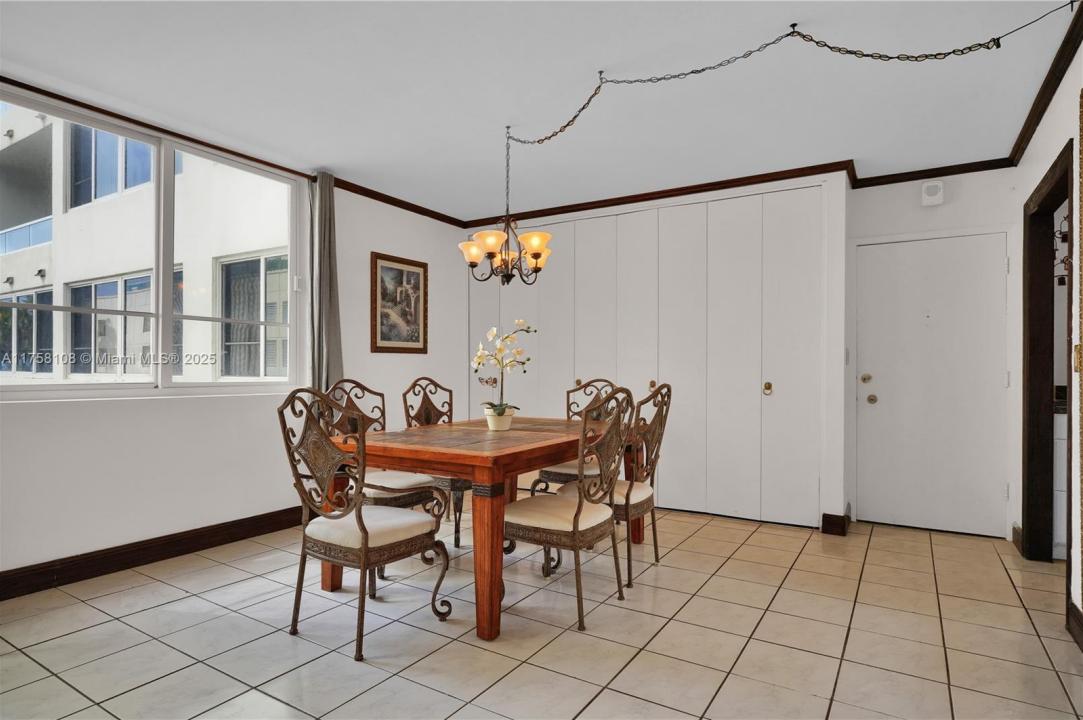 5005 Collins Ave 325, Miami Beach, פלורידה 33140, ארצות הברית של אמריקה