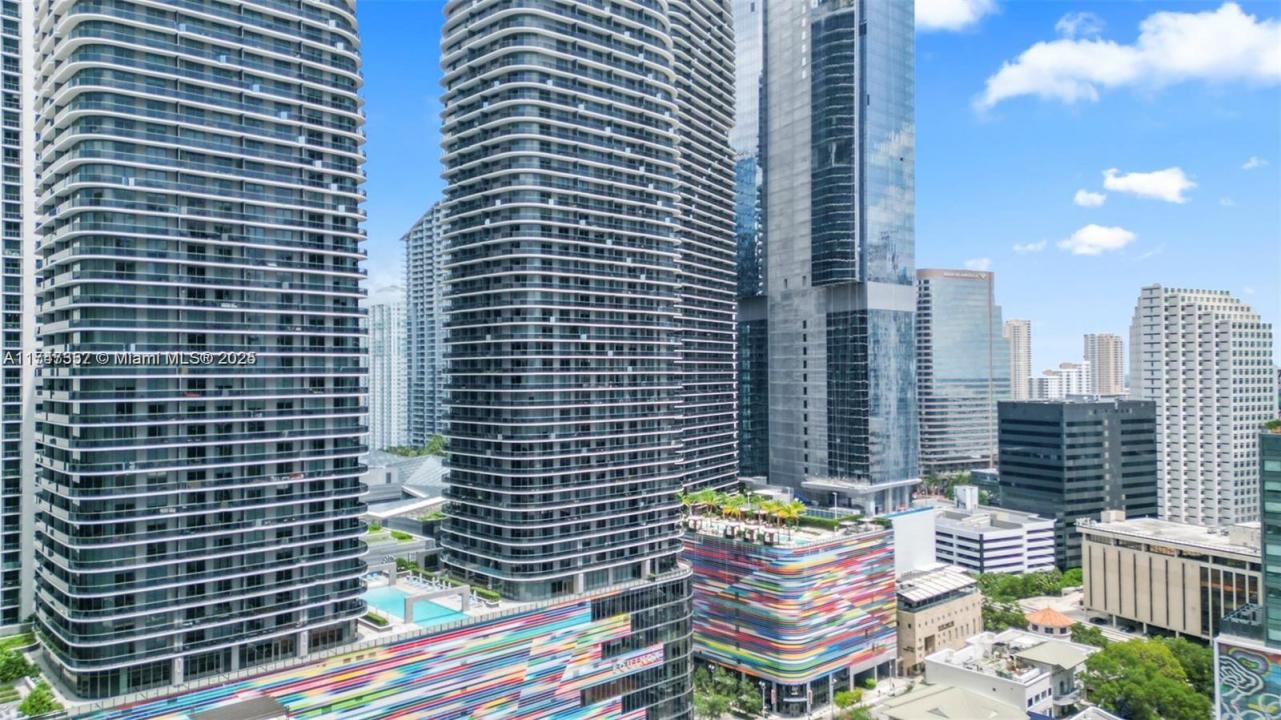 45 SW 9TH ST 3306, Miami, Florida 33130