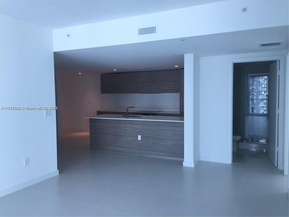 1300 S Miami Ave 1910, Miami, Florida 33130, Amerika Birleşik Devletleri