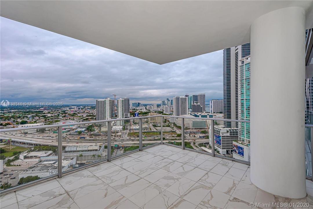 851 NE 1st Ave 2600, Miami, Floride 33132, États-Unis