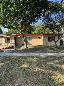 315 NW 127th St, North Miami, Florida 33168, USA