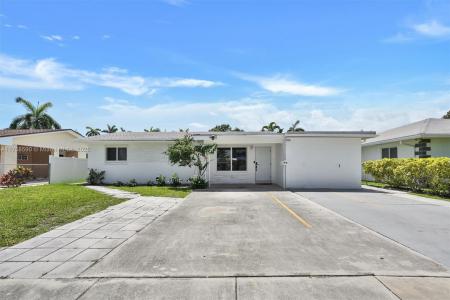 814 NE 4th St, Hallandale Beach, Florida 33009, USA