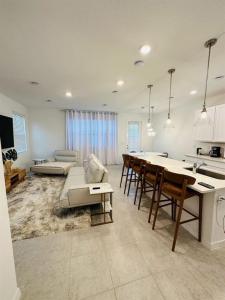 646 Longboat Dr, Davenport, Florida 33896